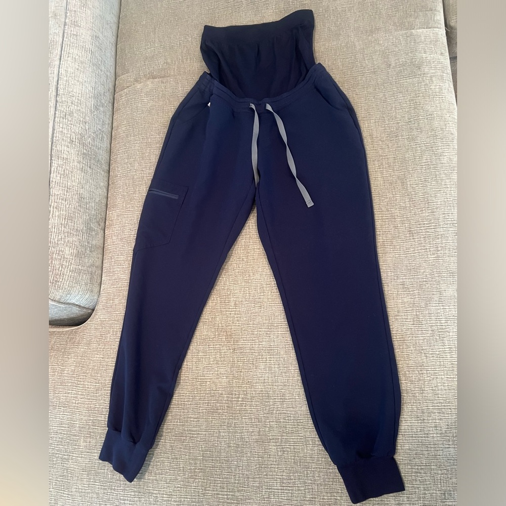 FIGS navy maternity jogger style pants